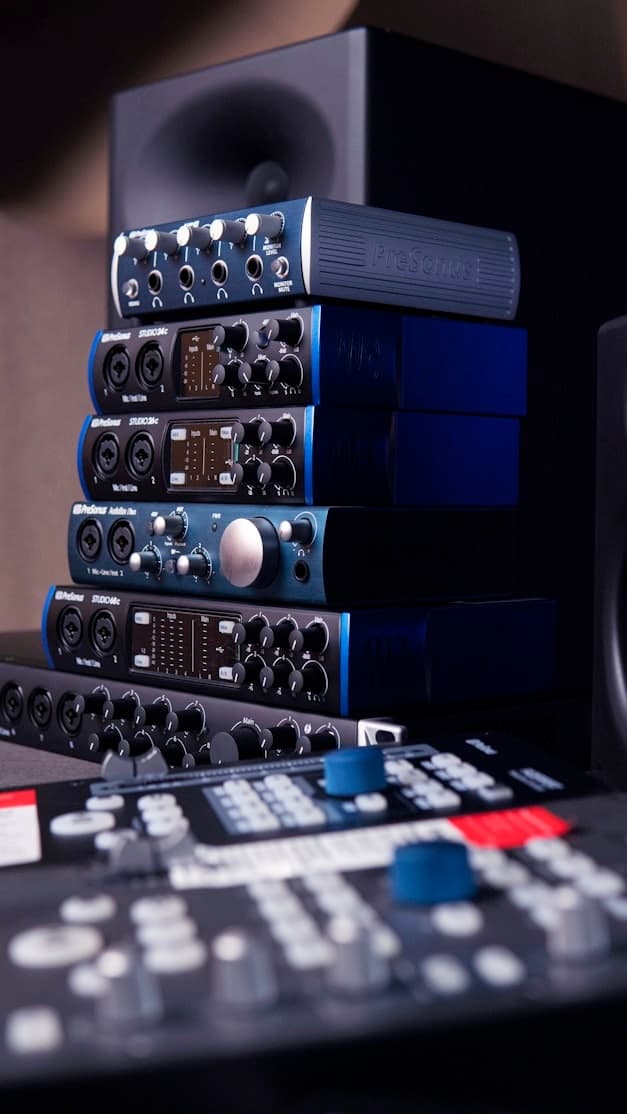 Studio showcase image 4